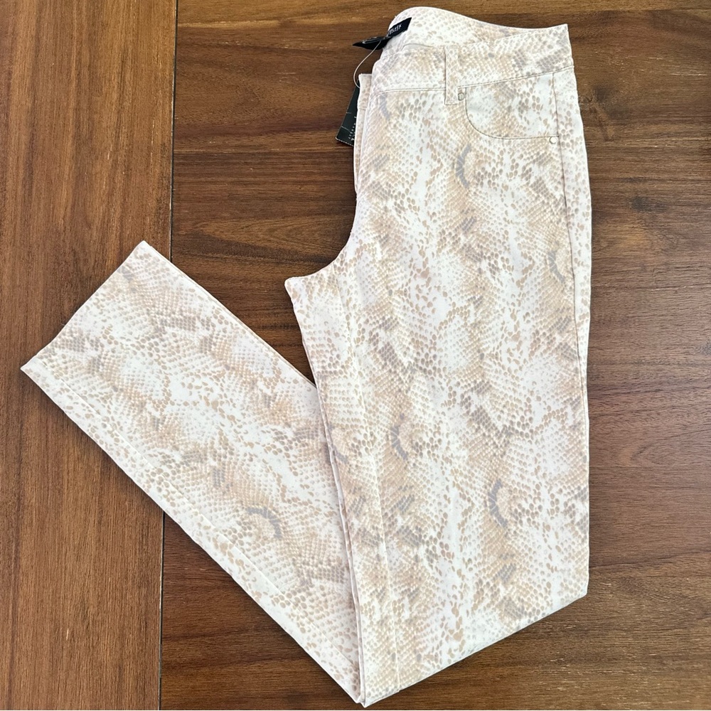 White House Black Market Beige Snake Print Pants Slim Leg Size 00R